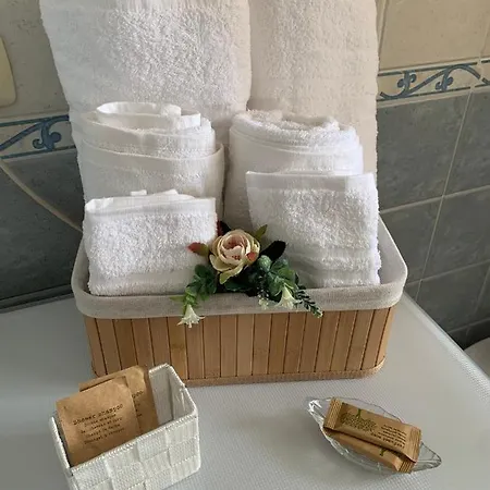 Casa Silvia -relax & Comfort A 5' Dalla Stazione Portanuova Διαμέρισμα *