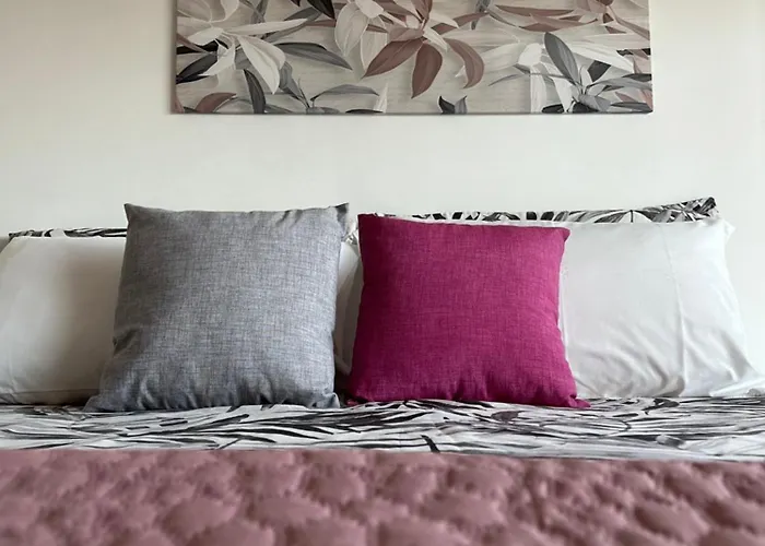 Casa Silvia - Accogliente Bilocale A 5 Minuti Dalla Stazione Di Portanuova Apartman *